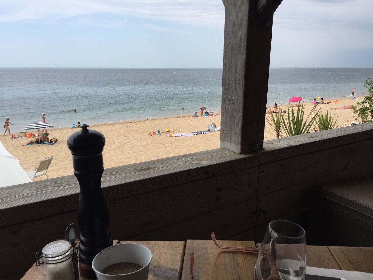 LeCurieuxNZR's tweet photo. Je partage avec vous ma dernière claque en matière de #resto. Ça se passe à @pornichet44 et ça s'appelle #LeRecif https://t.co/zod59CqAOx https://t.co/j3iX03XZtx