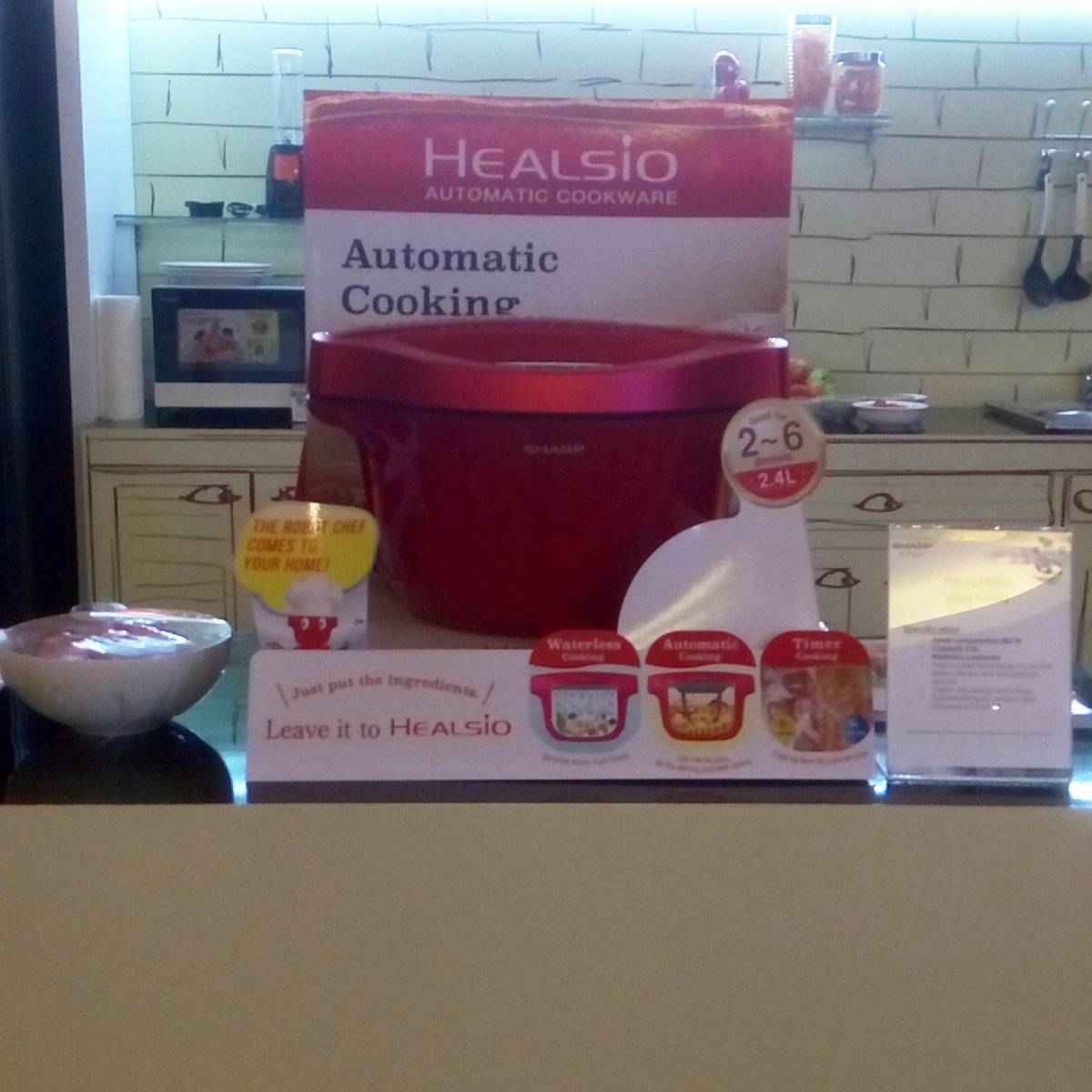 ria_andikaa's tweet image. Ini dia produk baru @sharpindonesia Punya 330 polar yg bisa mengaduk berbagai makanan. Wah membantu bgt moms #SharpHealsio #SharpCookingClub