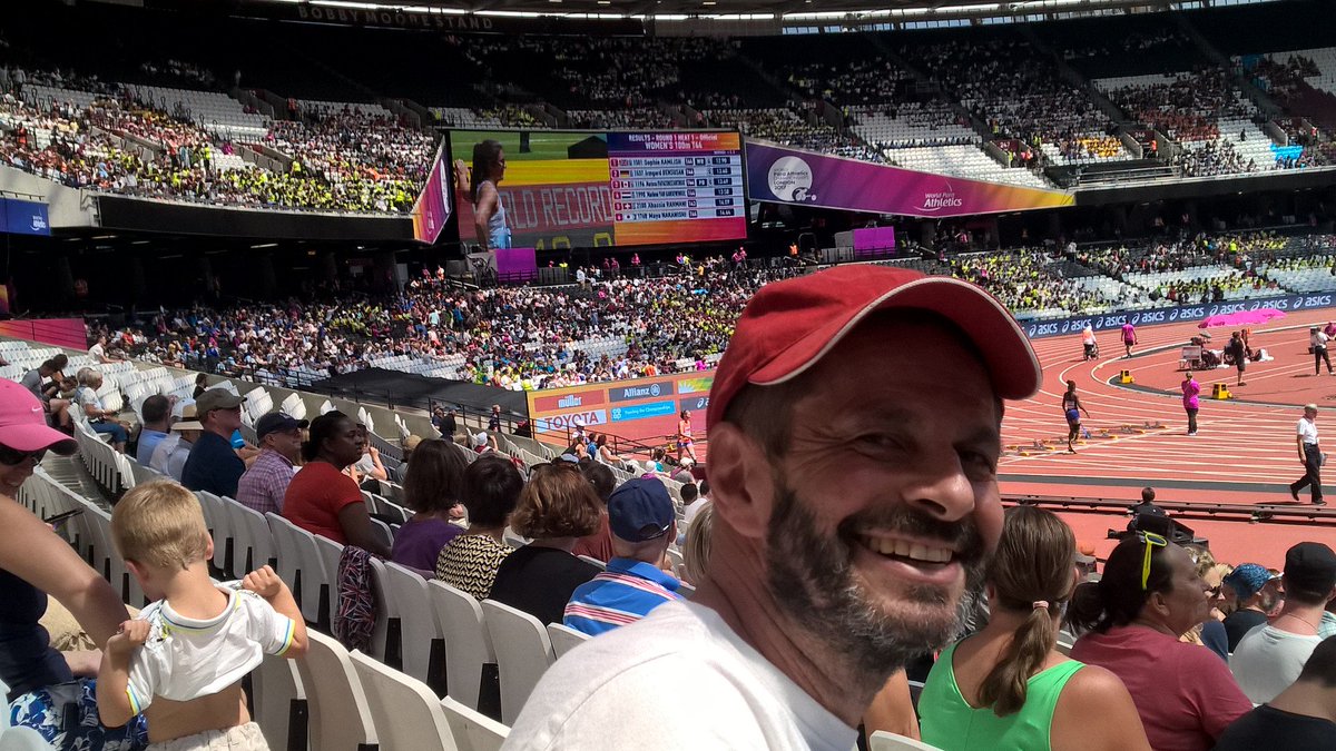 WagstaffJustin's tweet photo. #BeTheBest @Sophiekamlish sitting behind Mr Kamlish when daughter smashes World Record. Very Proud father I'm sure https://t.co/GLH12LAWSF