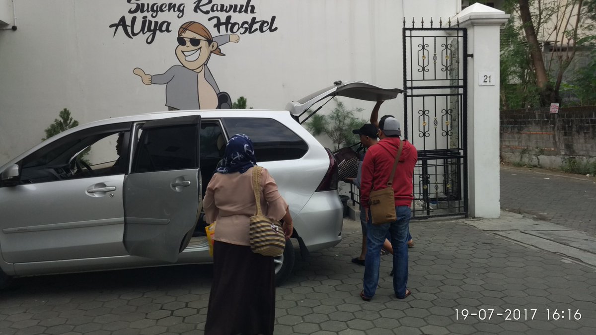 AliyaHomestay's tweet photo. Trimakasih keluarga dari makasar sudah menginap di Aliya Homestay, sehat dan sukses selalu ya.
#IloveAliyaHomestay
#HotelMurahJogja
#Jogja https://t.co/FPon6hdrDp
