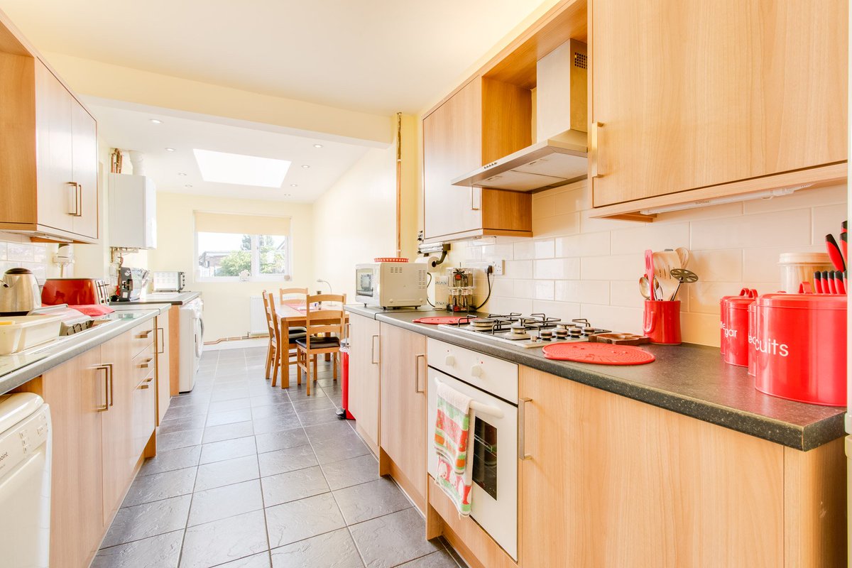 WhitegatesDon's tweet photo. NEW PROPERTY... BEAUTIFUL THREE BEDROOM SEMI DETACHED BUNGALOW IN BARNBY DUN - £165,000 #property #doncasterisgreat #Doncaster #forsale https://t.co/gdIYK0kRjd