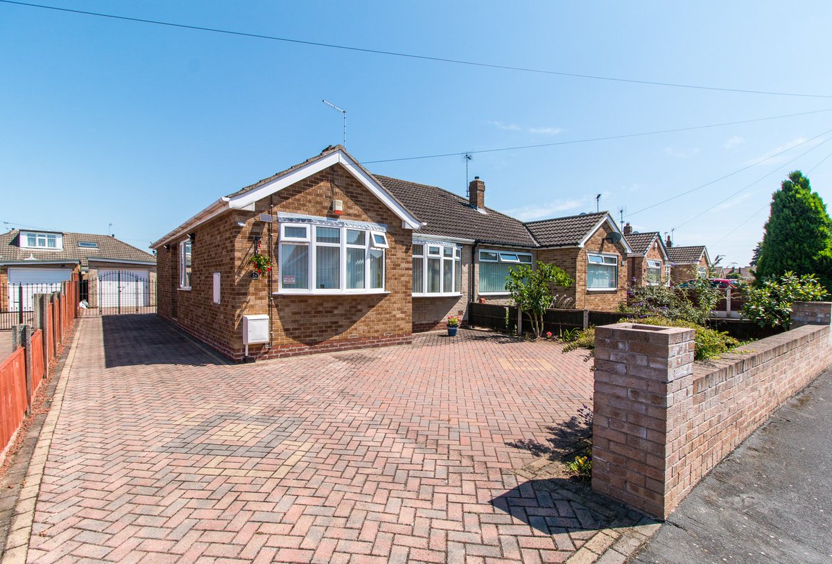 WhitegatesDon's tweet photo. NEW PROPERTY... BEAUTIFUL THREE BEDROOM SEMI DETACHED BUNGALOW IN BARNBY DUN - £165,000 #property #doncasterisgreat #Doncaster #forsale https://t.co/gdIYK0kRjd