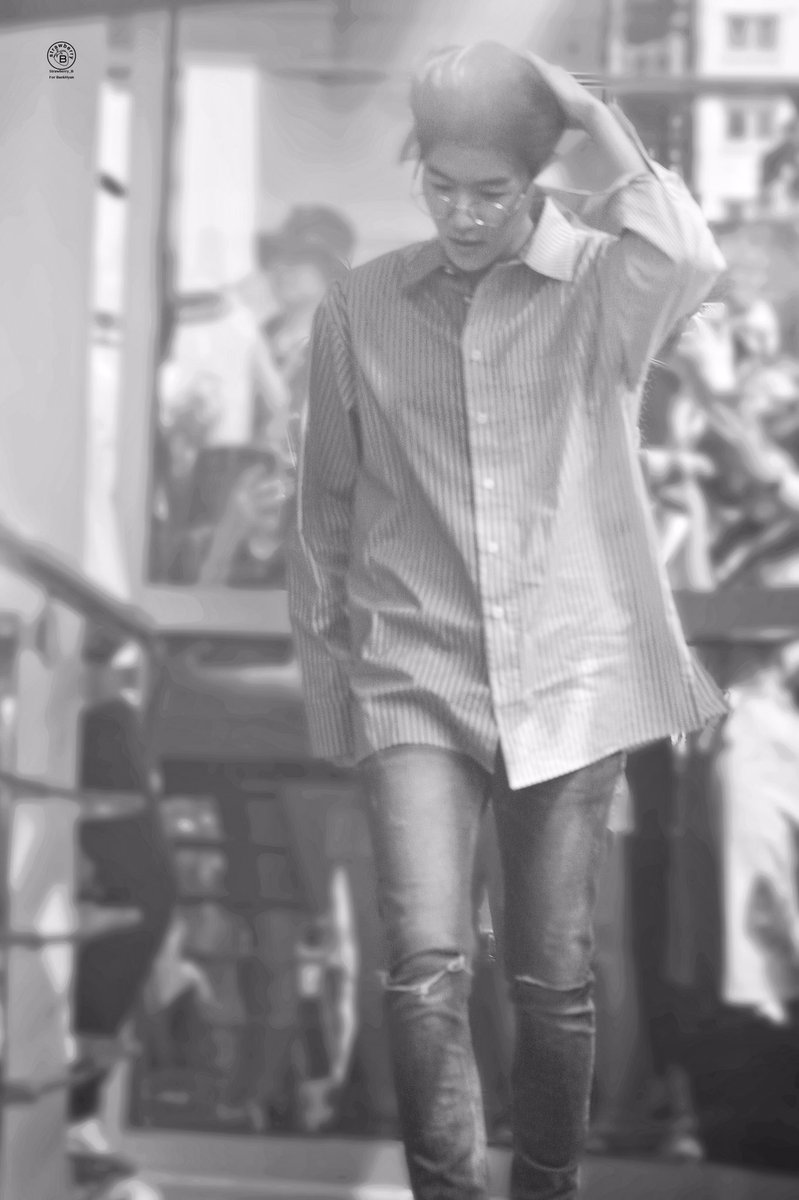 Strawberry_B56's tweet photo. 170719 컬투쇼 퇴근 #백현 #BAEKHYUN https://t.co/dd12Y91Fbg