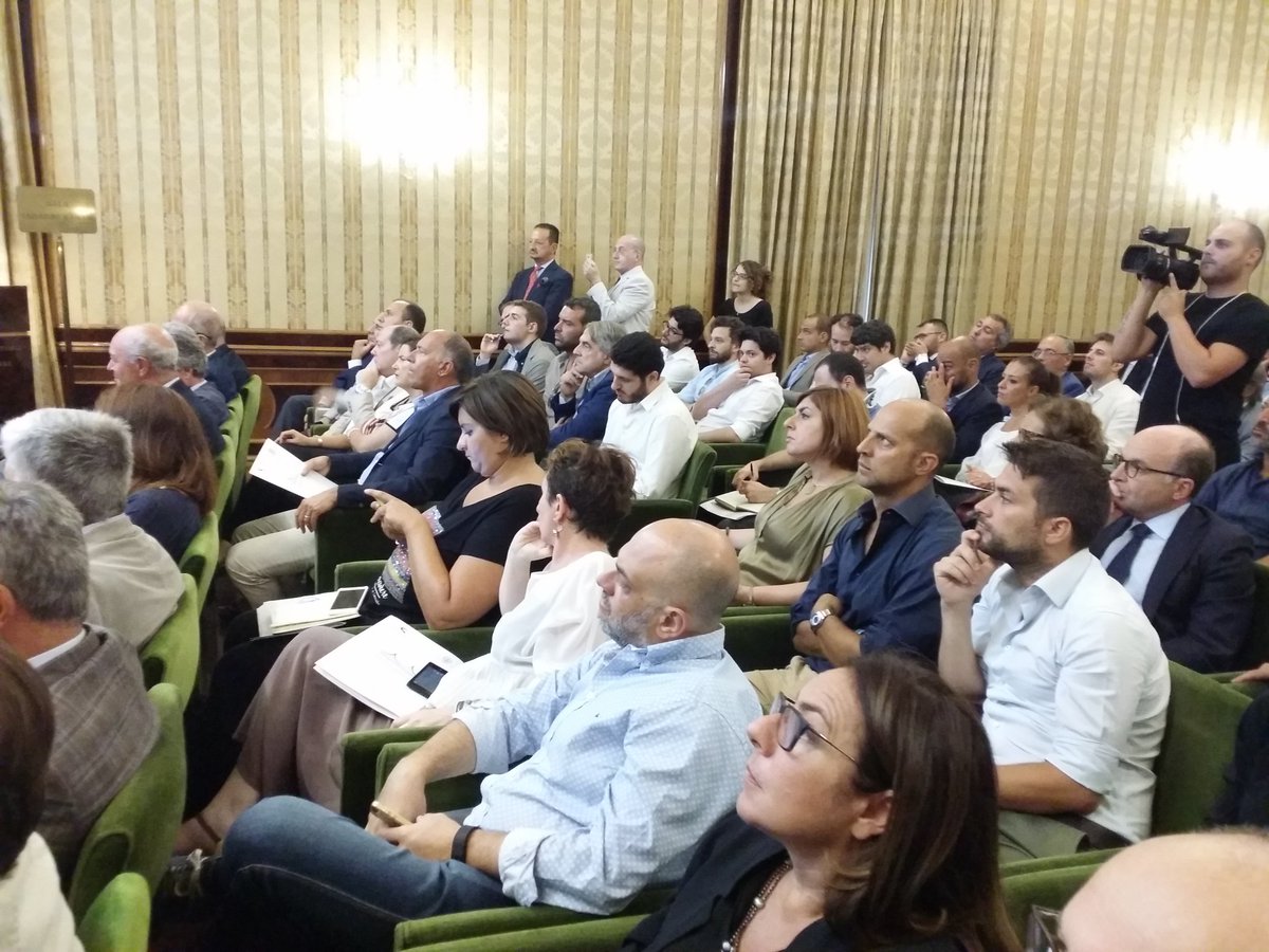 cittascienza's tweet photo. Dalla conferenza di presentazione di #CampaniaNewSteel il primo #incubatore certificato ai sensi del decreto Crescita 2.0 del Mezzogiorno. https://t.co/kwX5MJwSG5