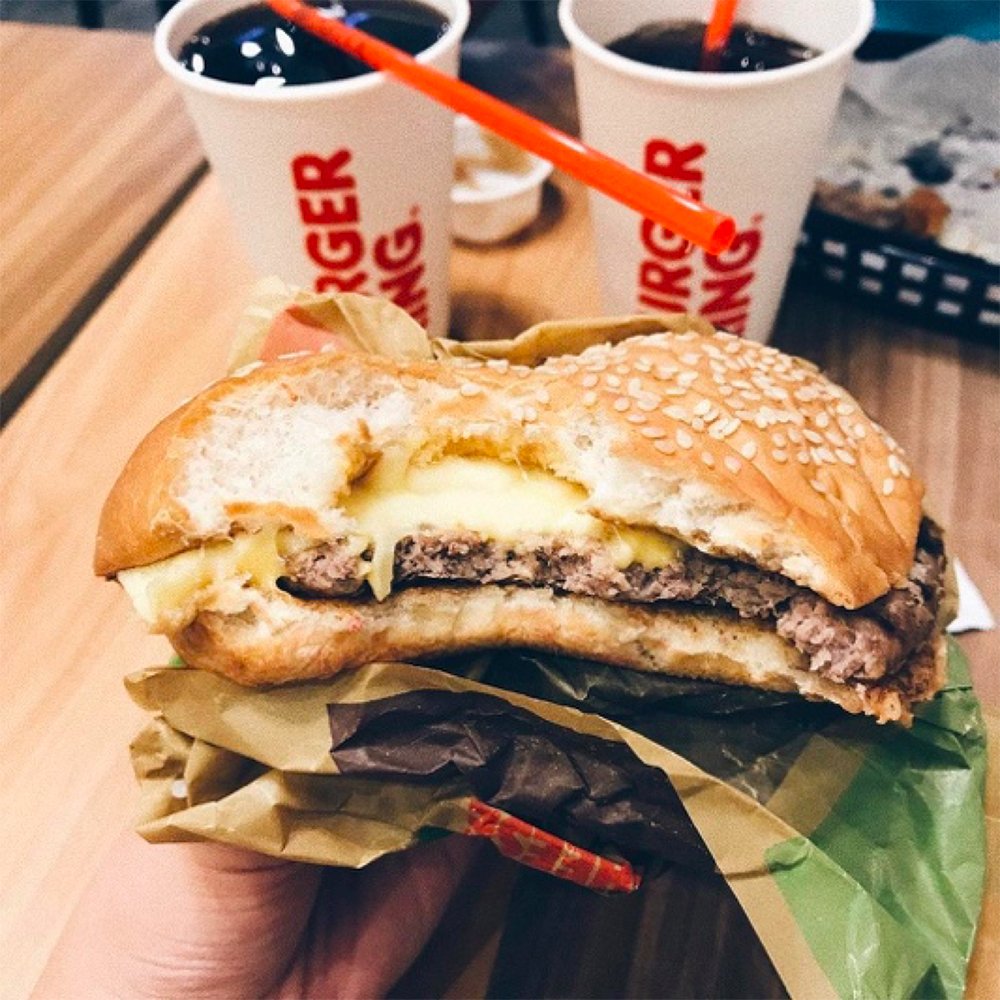 burgerkingph's tweet photo. How extra is your cheeseburger? Ours is super extra! 4 types of cheese + a flame-grilled beef patty? #4CheeseWhopper 📷 by @xyzagerondio https://t.co/5rLDffBtsj
