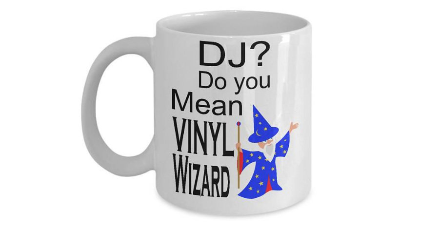 THUMP_DE's tweet photo. Das hier sind die schlimmsten DJ-Gimmicks aus dem Online-Shop #Etsy https://t.co/86Cbh18yAW https://t.co/v94s9IOl2d