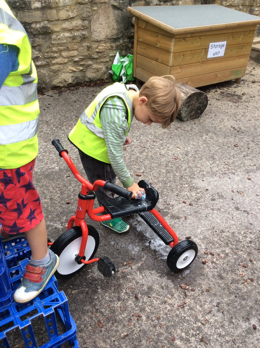 snapgrosvenor's tweet photo. Preschool have been taking charge of their very own #carwash today #letsgetcleaning #snapsphysical https://t.co/BjmeAjUdVx