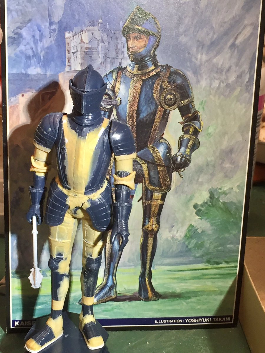 ট ইট র 鎧甲冑製作所 佐藤 仕事の合間にちょいちょいいじっている イマイのアーマードナイトのマクシミリアン 世 このシリーズは根本的に短足なので 頭身のバランスをまず直さねばならない 鉄を紺に薬品で腐食させているのだろうか 日本甲冑には無い技術