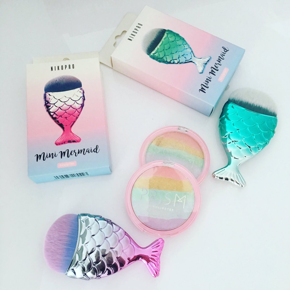 beautychanneluk's tweet photo. #WIN 🐠🌈 Follow @NikoProTools &amp; @ContourCosmetic and tag the bestie you would share this prize with 🤗 #Competition https://t.co/GZq0DDvoRg