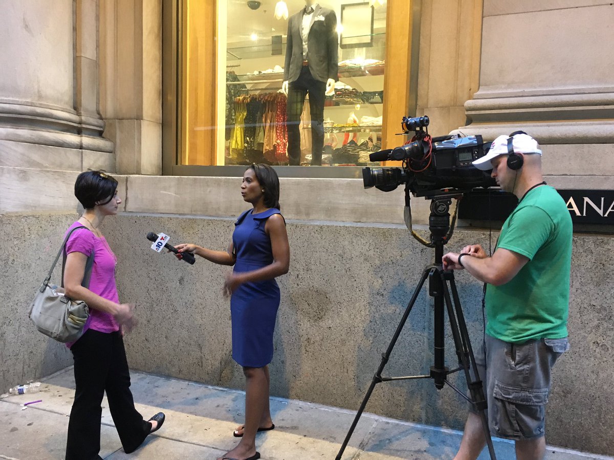 TuesdaysToomey's tweet photo. 2 buses getting ready to leave from #Philly for action down in DC today.  #KillTheBill #SitInSaveLives #ProtectOurCare #StopTrumpcare https://t.co/oetV4mbhAN