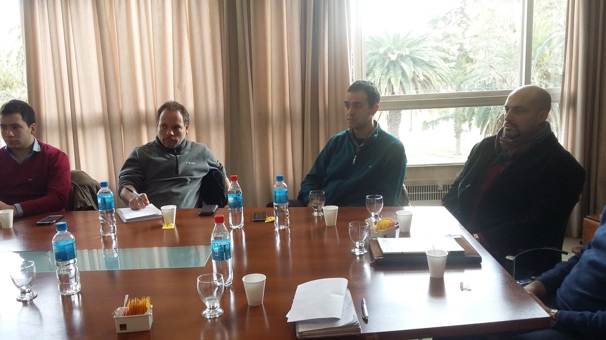 Participamos junto a <a href="/LinaresVirginia/">Virginia Linares</a> y @TinchoSalaberry de reunión c Mesa Multisectorial Joven. Hablamos sobre situación Pymes y propuestas