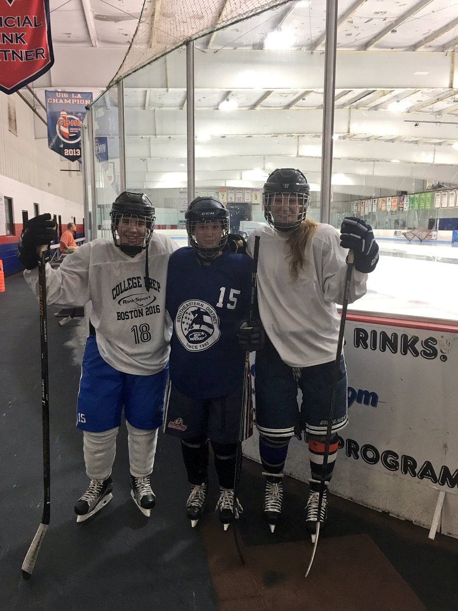 dfleig9's tweet photo. Ya girls were reunited #ferga https://t.co/TFxNbwxLpo