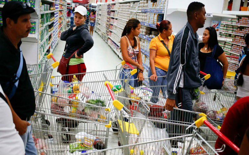 noticierovv's tweet photo. #Economía #19Jul Canasta alimentaria familiar superó el millón de bolívares #NoticieroVenevision https://t.co/yXVZMju4nc https://t.co/nyEvWRFdWd