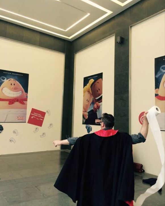 MovieEventsIre's tweet image. Toilet Roll Throwing Comp #captainunderpants