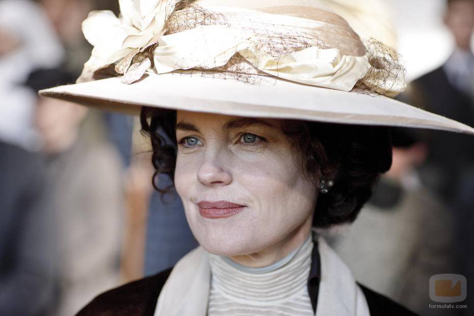  7/18 Happy Birthday to: Elizabeth McGovern, Margo Martindale, Kristen Bell 