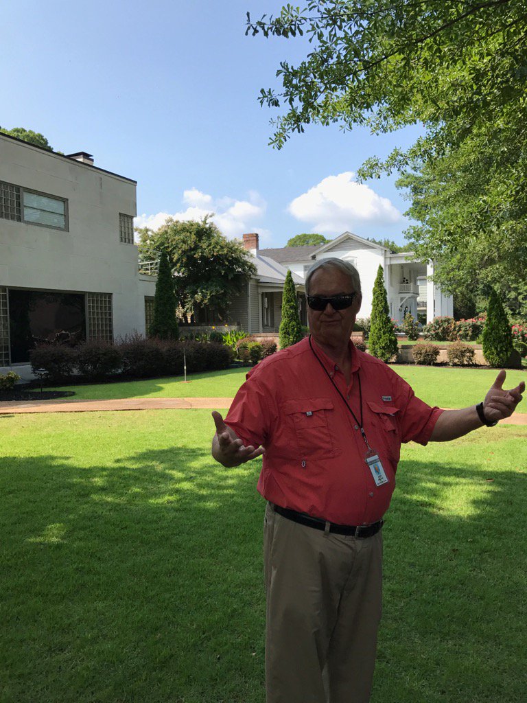 VoiceABSTrojans's tweet photo. Judge David Breland giving tour of historic Decatur district @al200 #AL200DECATUR https://t.co/QABIouEGtk
