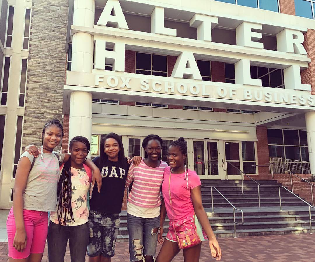 EnvisionLeadGro's tweet photo. Philly has been amazing so far. We can't believe we are already at city 5! Excited to be with these young women! #philadelphia #elgwithme https://t.co/bAe4LvuIYE