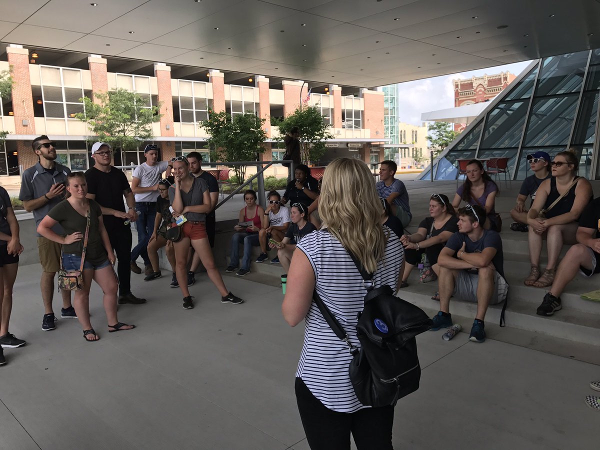 _BronT_'s tweet photo. Got a chance to check out the @AkronArtMuseum, @AkronCoffee, and @Chill_icecream. #akron #exploreakron #knightcities https://t.co/cH38C0RiMi