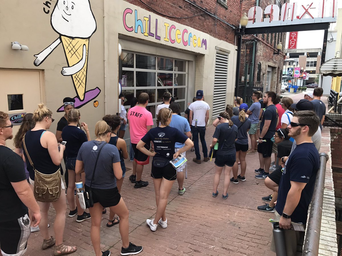 _BronT_'s tweet photo. Got a chance to check out the @AkronArtMuseum, @AkronCoffee, and @Chill_icecream. #akron #exploreakron #knightcities https://t.co/cH38C0RiMi