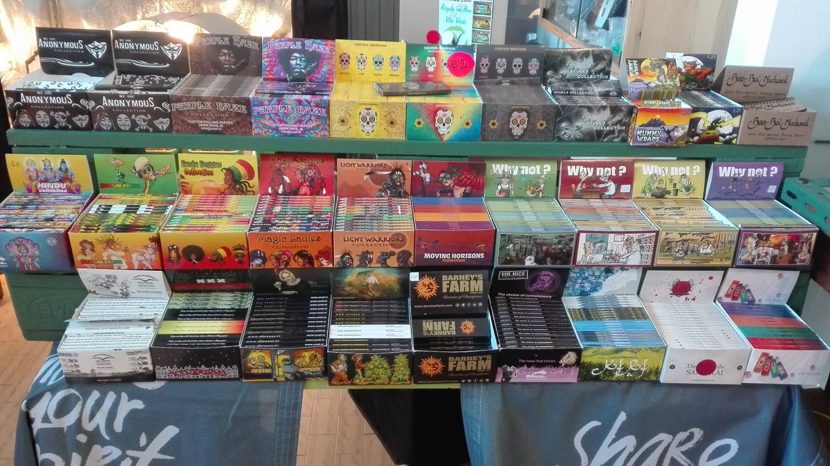 VitaVerdeIndoor's tweet photo. ร aperta la caccia alla cartina da collezione Snail Rolling Papers!!! Ci sono praticamente tutte!!! @snailpapers #Snailpapers https://t.co/iInDi5yXnI