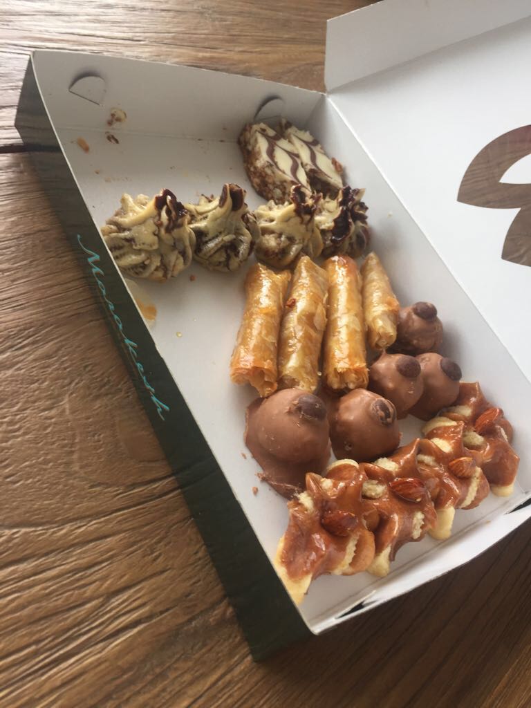 SynchronLab's tweet photo. Welcome back to the #SynchronLab team, Jaouad! And thank you for the sweets 😋 #colleague #labautomation https://t.co/MnlhyzUj8E