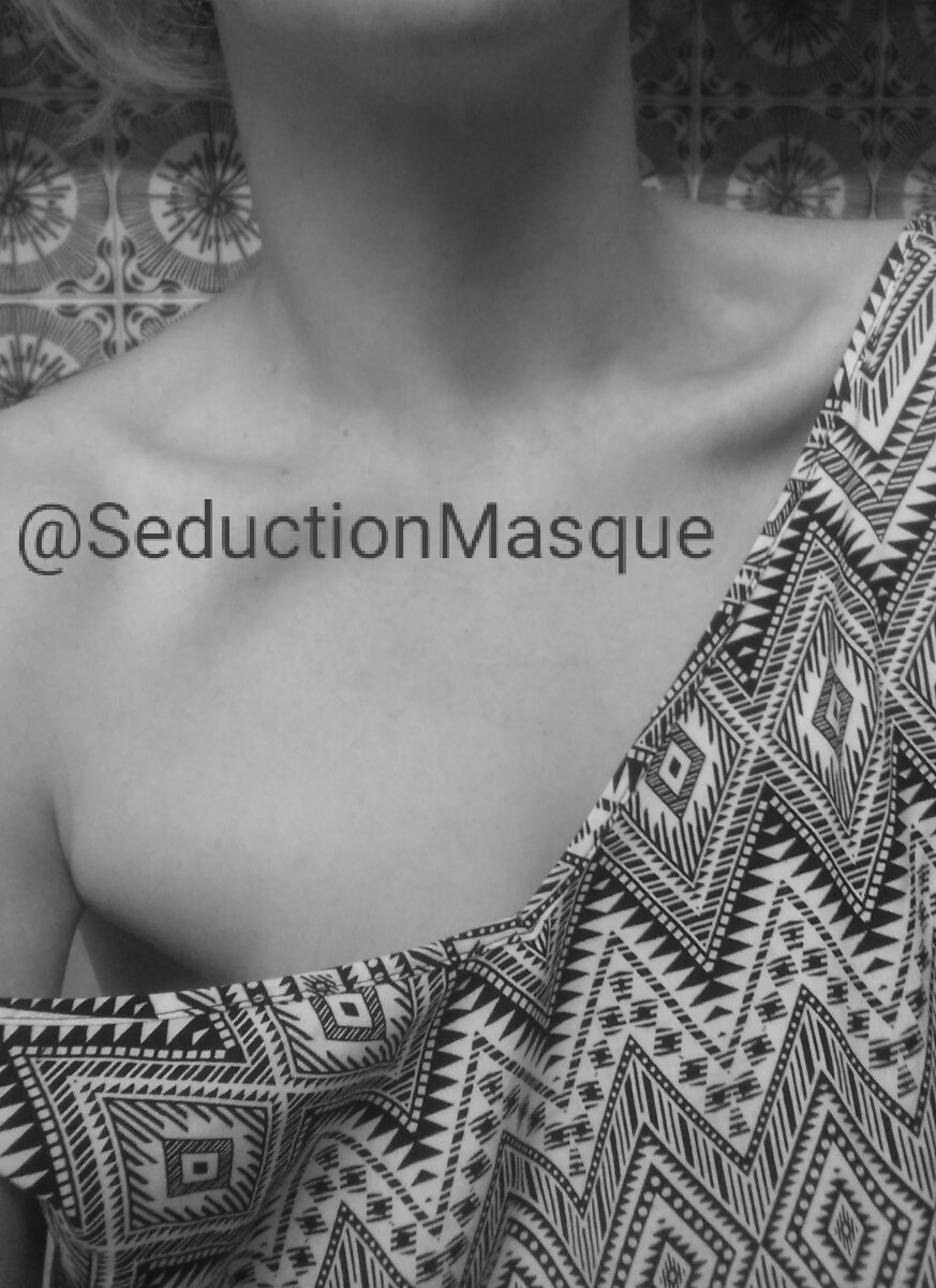 SeductionMasque's tweet photo. Can barely contain myself 😇😈🔥
Happy #horny #HumpDayHappiness
✌ 💜 💋 
#natural #milf #hotwife #boobs https://t.co/2JCmU2W52F
