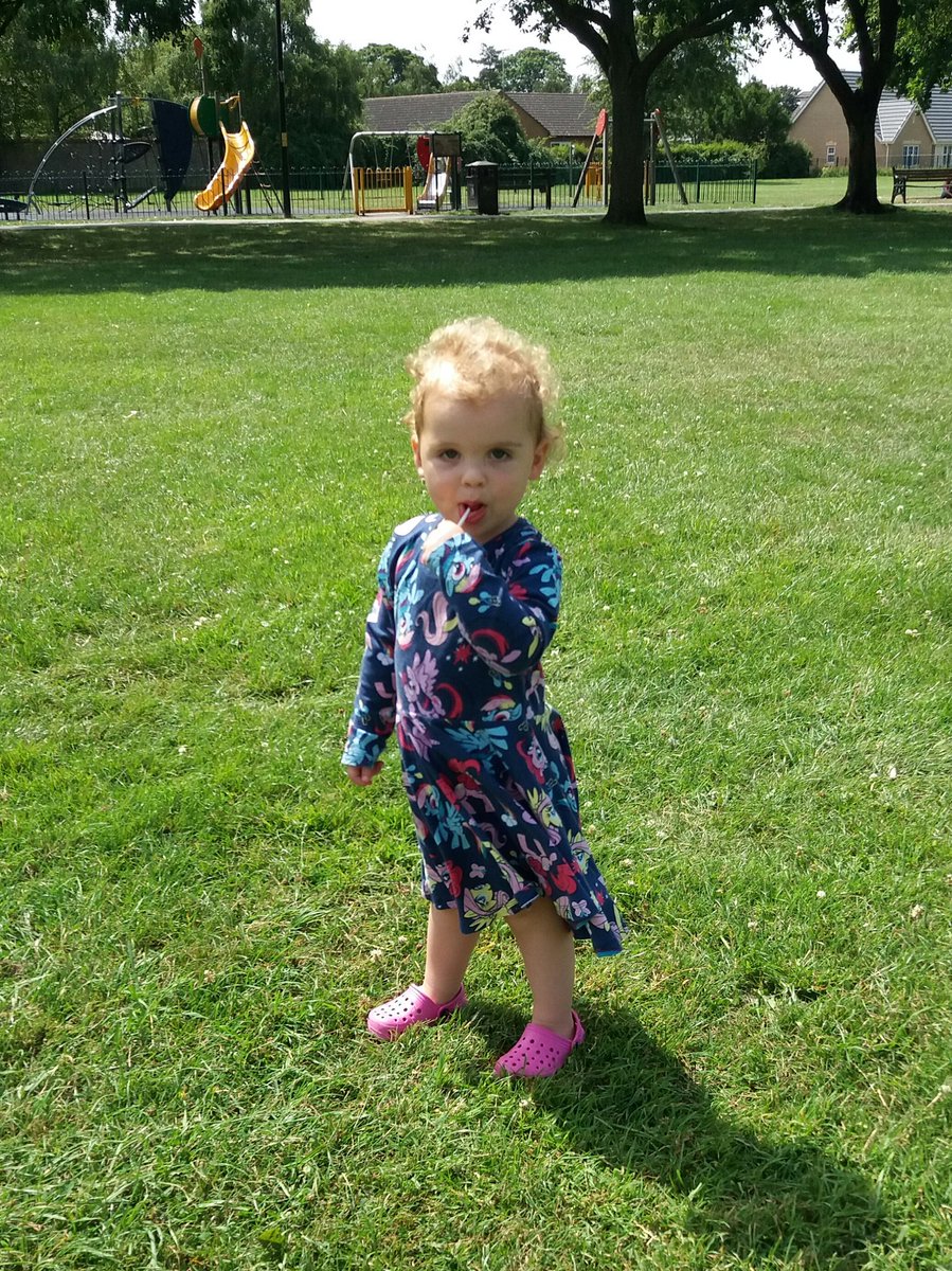 phoenixnoodle's tweet photo. So much love for this little human #lollipop #park https://t.co/a1P3Q5ivGU