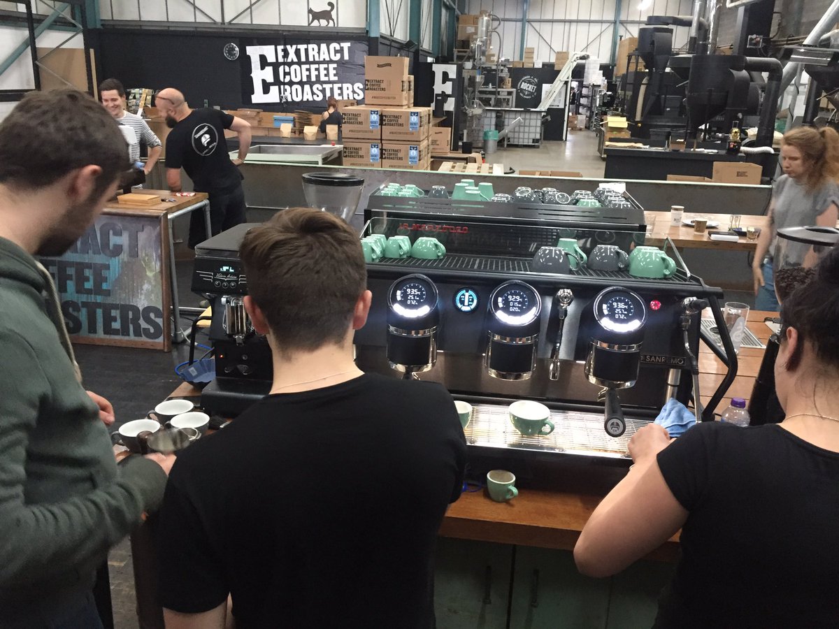 donaltizo's tweet photo. Day 2 Barista training at Extract Coffee Roaster #beanlearning #welovethisbusiness https://t.co/OVvia4AZw3