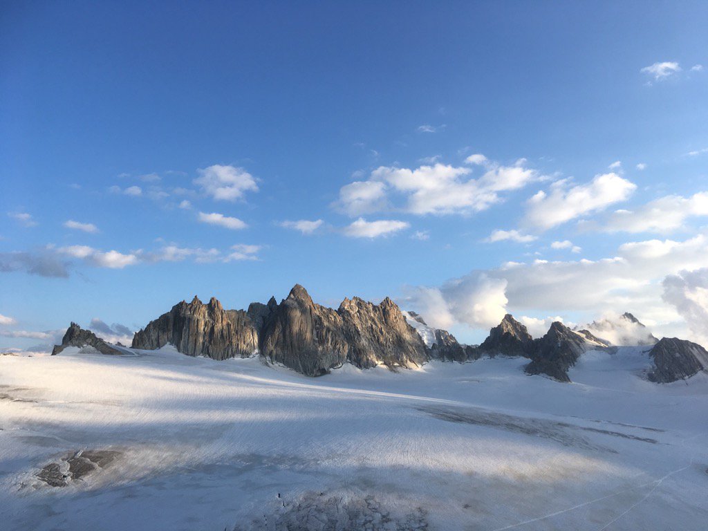 FJBpro's tweet photo. Trient glacier from Trient refuge https://t.co/VC34IUqV4r