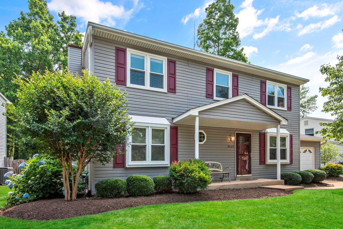 LLAssociates's tweet photo. Freshly updated home close to Metro. Great Schools! https://t.co/9BW0wNvhi6 via @brivity https://t.co/3o1Krpmq3L