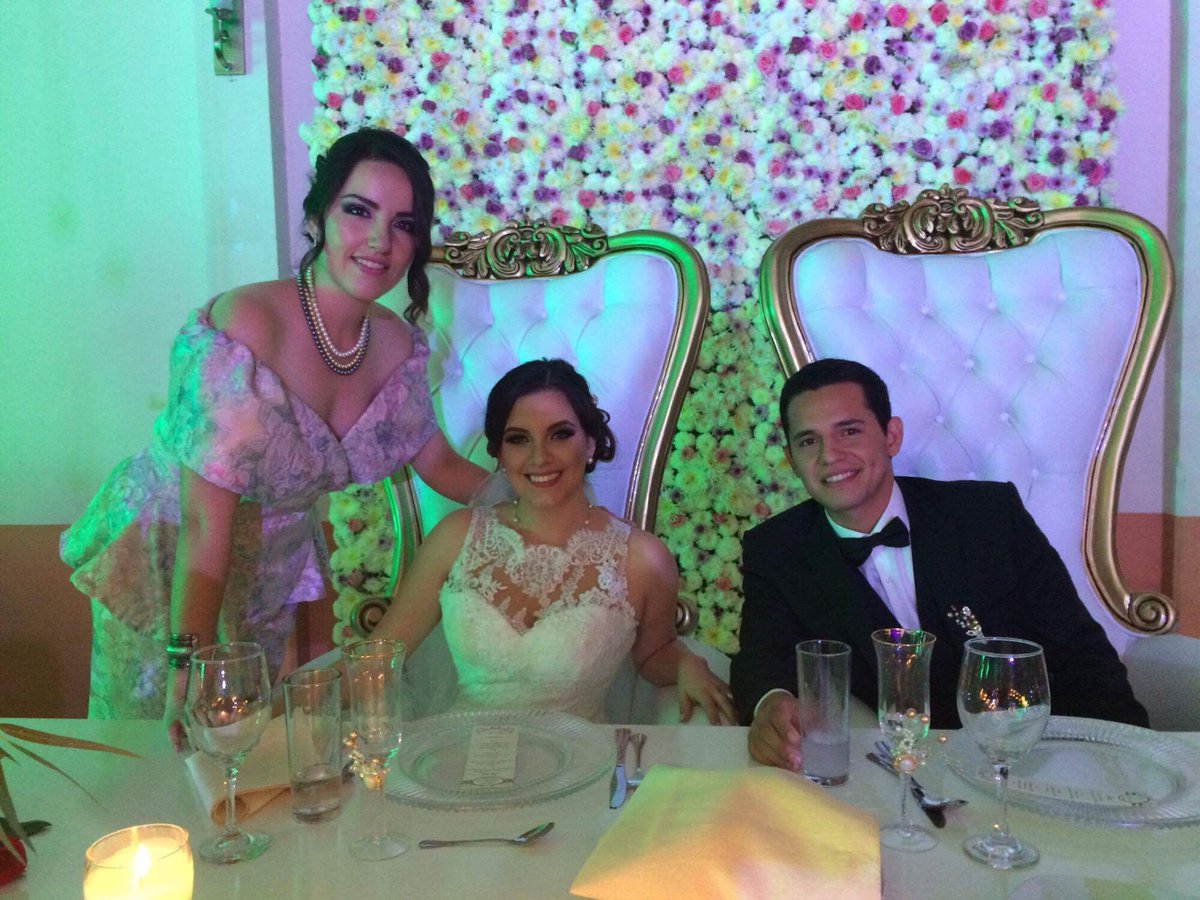 espran5's tweet photo. Bonita bOda y pareja😍 https://t.co/6gVhV0NJjO