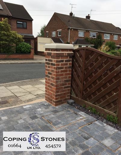 CopingStonesUK's tweet photo. More customer finished job pics! Here you will see our 520mm x 520mm One Tier Pier Cap! We also do this product in various sizes &amp; colours https://t.co/udV1kI0Lng