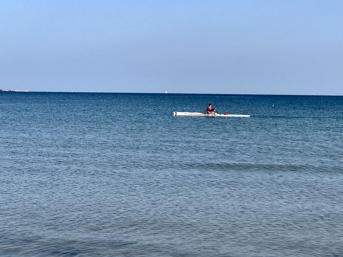 Sophia_JSY's tweet photo. SEA SWIMMERS and those who take to the water: Good news! Sea temperatures now up to 18 degrees!! @itvchanneltv https://t.co/0ynBh7183D