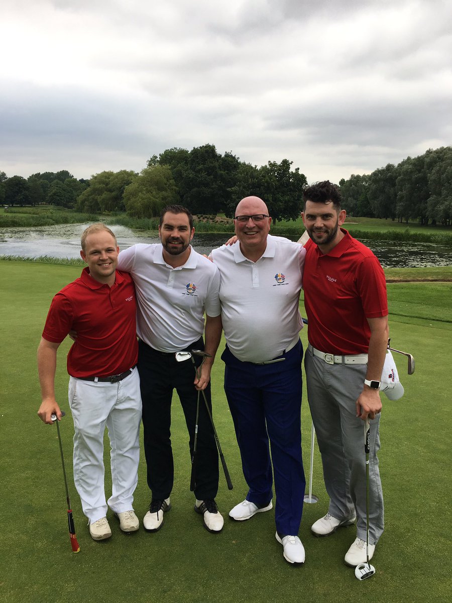 TheBelfryHotel's tweet photo. Final team, final hole #broadvsroot @MrGunny1963 https://t.co/8BmNjhfBnr