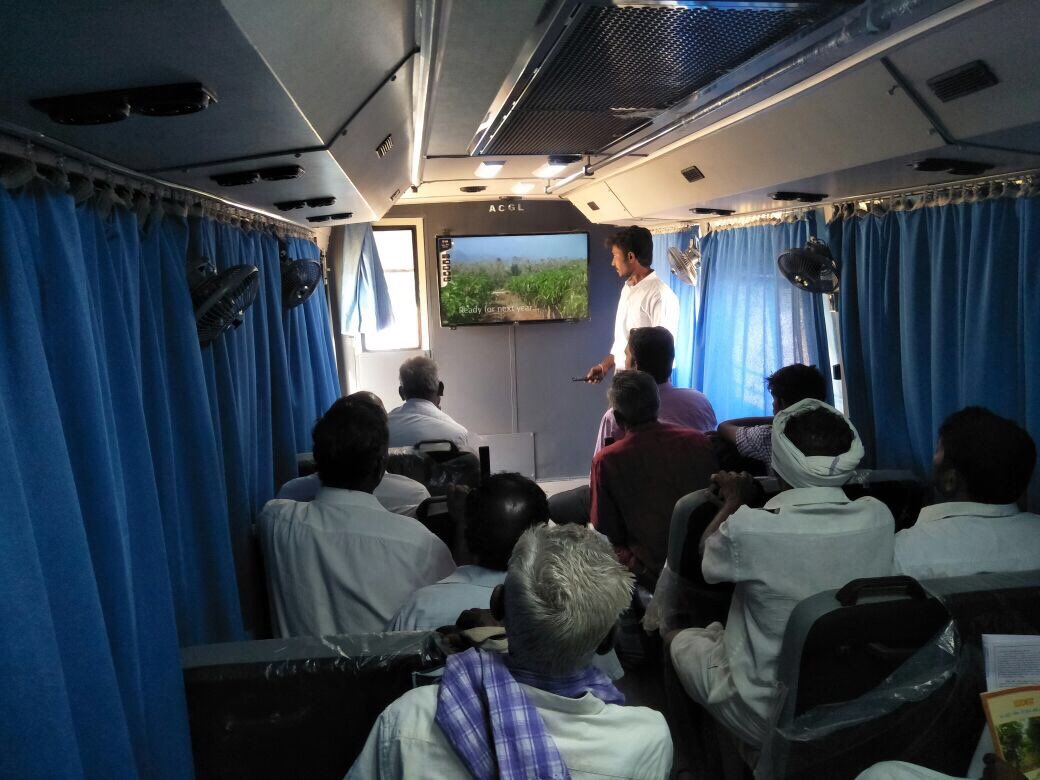 AjitJisl's tweet photo. AP-CM @ncbn inspecting Classroom on 🚌wheel
@JainIrrigation initiative #Mobinar 2 promote Mango UHDP+JainGAP 2 ensure ⬆️income 4 #Farmers 👨‍🌾 https://t.co/09FEaAdw7i