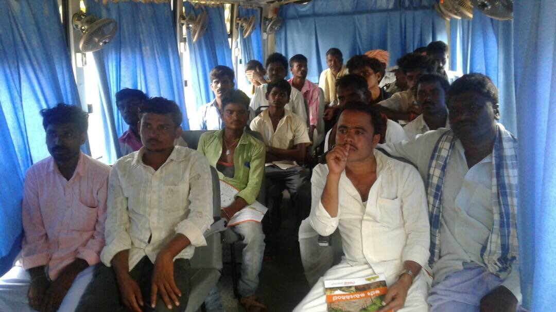 AjitJisl's tweet photo. AP-CM @ncbn inspecting Classroom on 🚌wheel
@JainIrrigation initiative #Mobinar 2 promote Mango UHDP+JainGAP 2 ensure ⬆️income 4 #Farmers 👨‍🌾 https://t.co/09FEaAdw7i