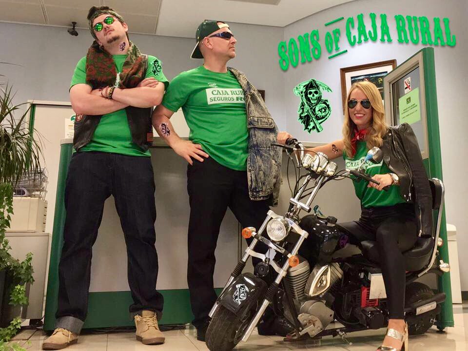 ALES_DIAZ's tweet photo. Un año más los empleados de @CRASTURIAS  hemos estado muy implicados con el Dia de la Camiseta #SumateAlVerde con @segurosrga https://t.co/kQJ3fgGWCh