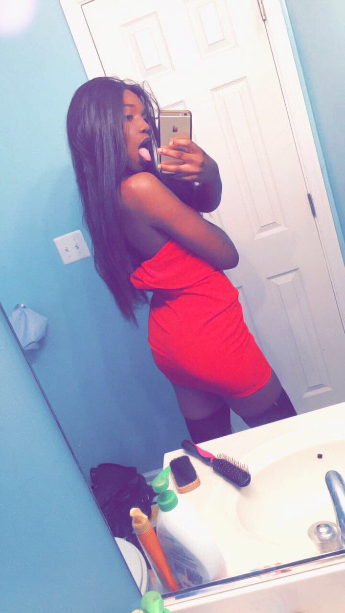 rch_ncoco's tweet photo. When he's outta line he can f*ck off my line. @dounia #vcuwomen #vcu21 https://t.co/YKo1Lbs5U0