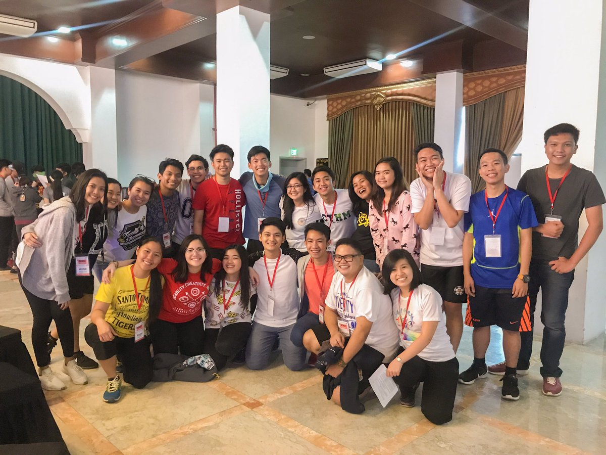 mtthwrogan's tweet photo. Team BES,PAHILOT and Team DUBIDUBI,DUBDUB 😂🙌🏼❤️ #SOCCLTS2017 #USTOSA https://t.co/dFKgQMvWfs