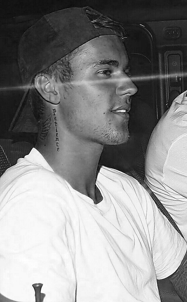 just wanna know which highlighter he uses