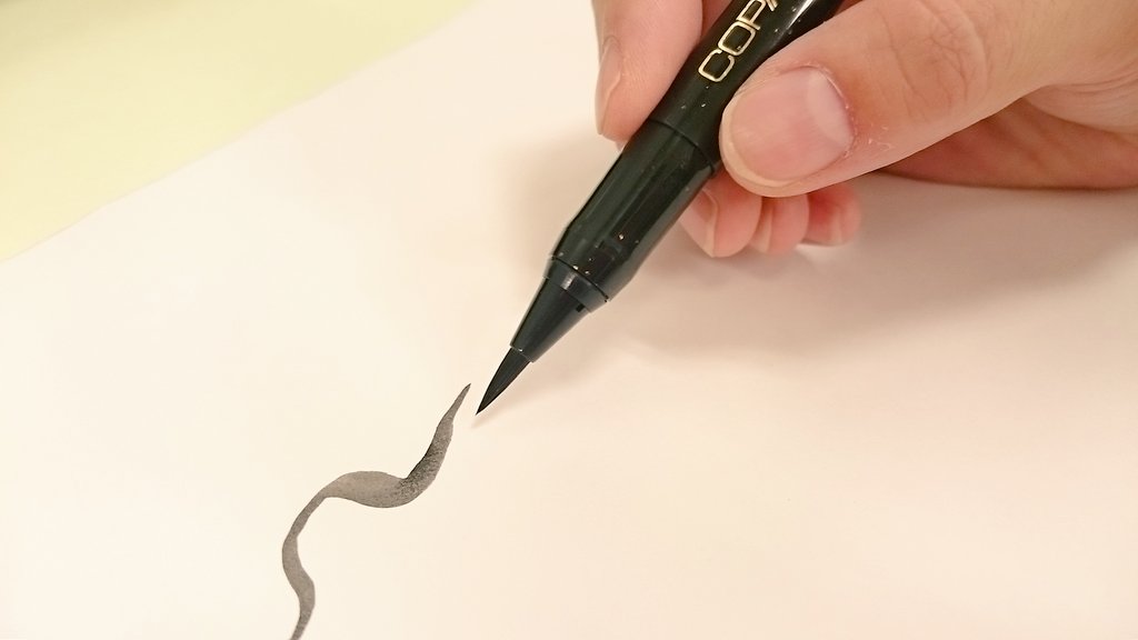 画材店トゥールズのコミック担当 No Twitter 夏コミ出店 商品情報 コピック画箋筆 アルコール性インクのコピックでも滲まない筆ペン 乾くと耐水性 耐コピック性なんです 穂先は本格的なナイロン毛 トゥールズ各店でも人気の一品です トゥールズブースは