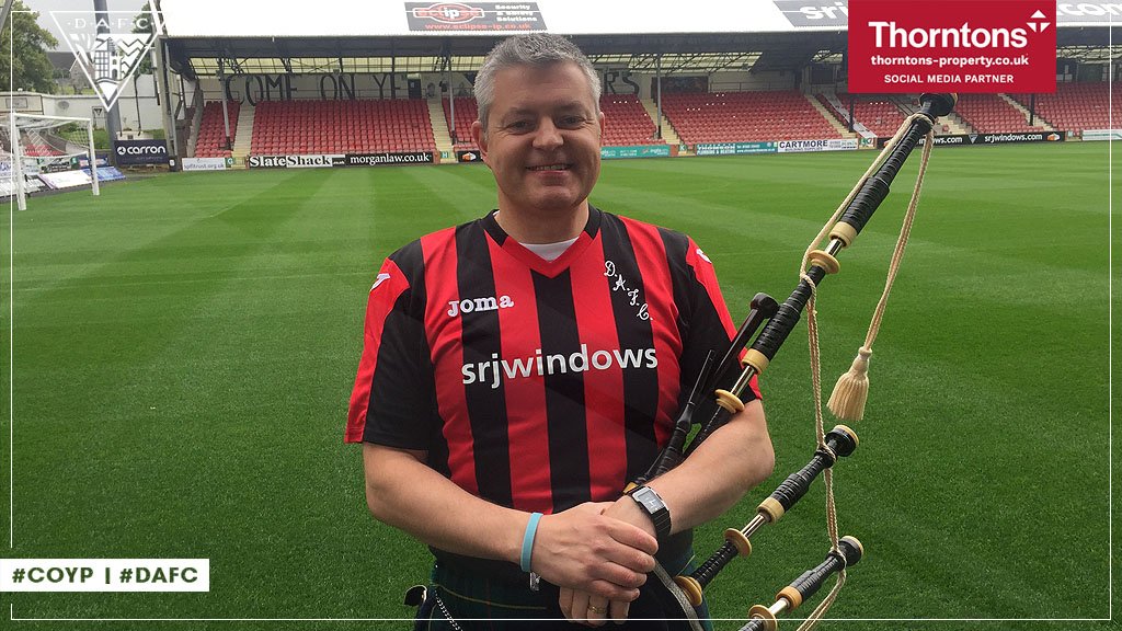 officialdafc's tweet photo. Great to welcome @StuMcMillanSNP to East End Park earlier, as he piped his way round the pitch as part of #Pipeathon2017. https://t.co/BEvBZBZqLk