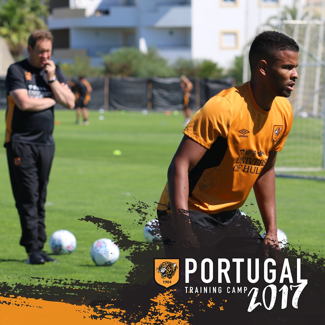 HullCity's tweet photo. 📷 | Great to see @FraizerCampbell back in black and amber this morning! #WelcomeBackFraizer #TigersInPortugal https://t.co/NNa7DW2K0S