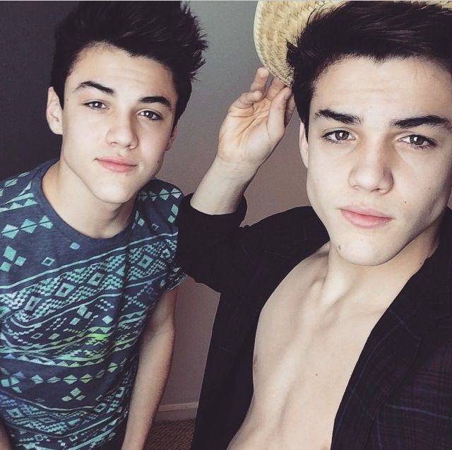 murkydolan's tweet photo. My #TeenChoice vote for #ChoiceYouTuber is the Dolan Twins @GraysonDolan and @EthanDolan https://t.co/yCxe1ToXDl