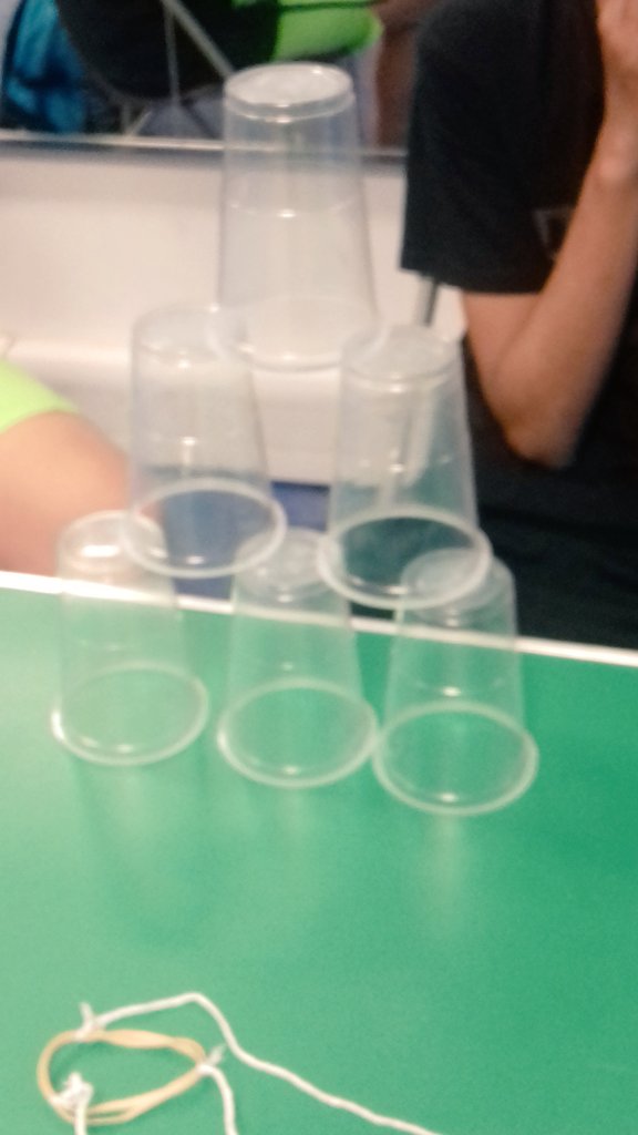 DawnStirling_SL's tweet photo. Teambuilding exercise this morning....harder than it looks! #teamwork #communication https://t.co/cjETvDkQw5