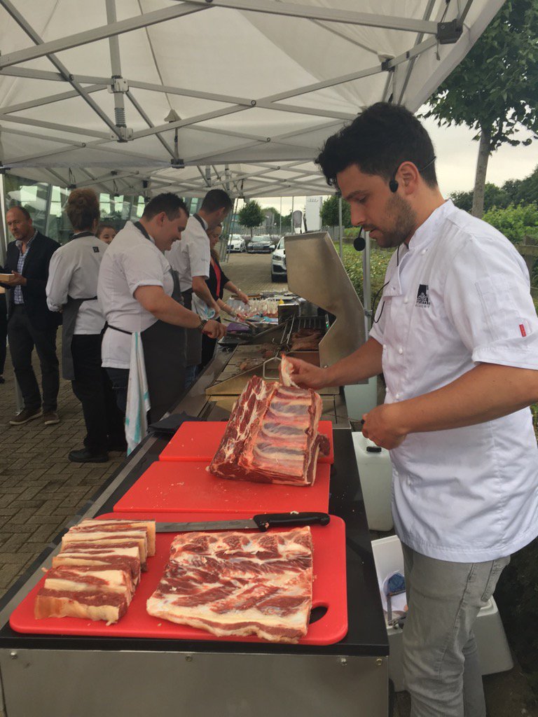 walterrose1847's tweet photo. Now we're onto the rib cap #butcherydemo @MonMotorsAudi #BathAudi #frenchtrimming Beef butchery https://t.co/55zzo3AqpG
