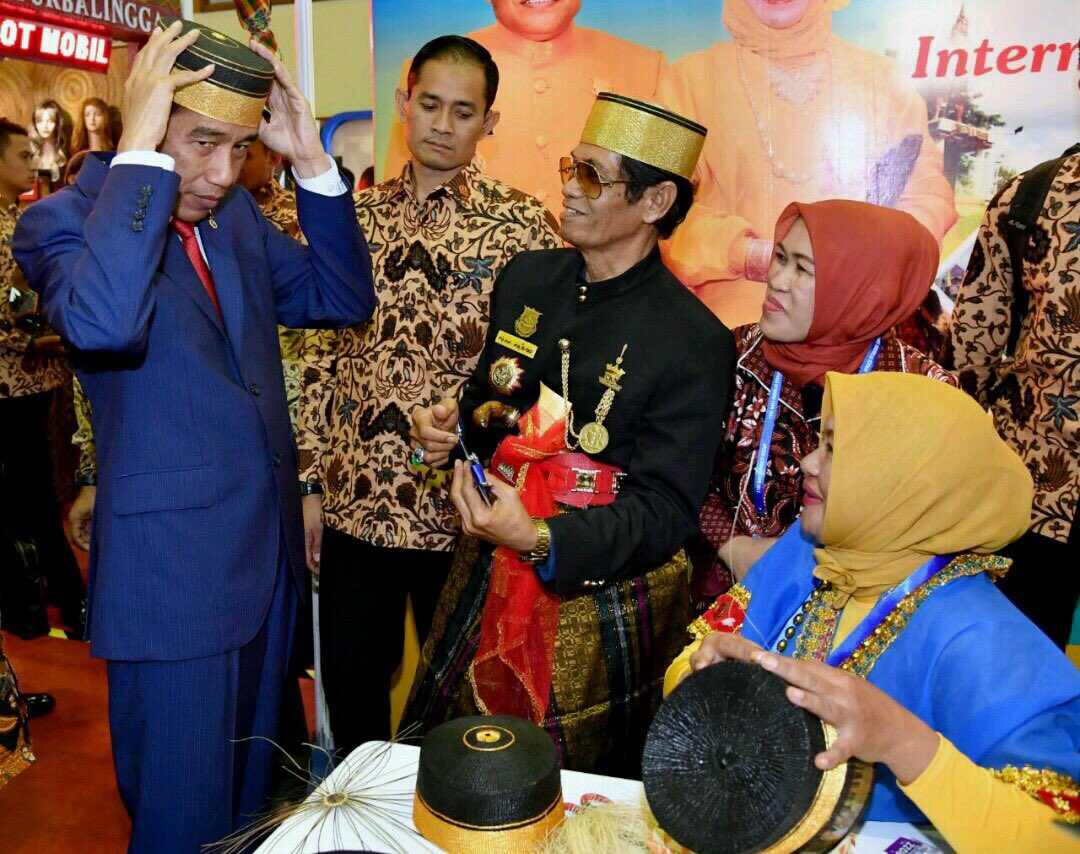 Kita menangkan persaingan global dgn 3 kunci: inovasi, kreativitas &amp; entrepreneurship. Pemerintah daerah harus berani lakukan terobosan -Jkw