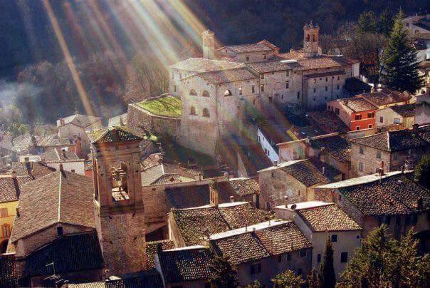fabricamenti's tweet photo. Domenica 23 Luglio #OneBigColours Festival2017 allarga gli orizzonti spingendosi fino ad Esanatoglia!
#fabricamenti #leMarche https://t.co/kW8lvFZoMk