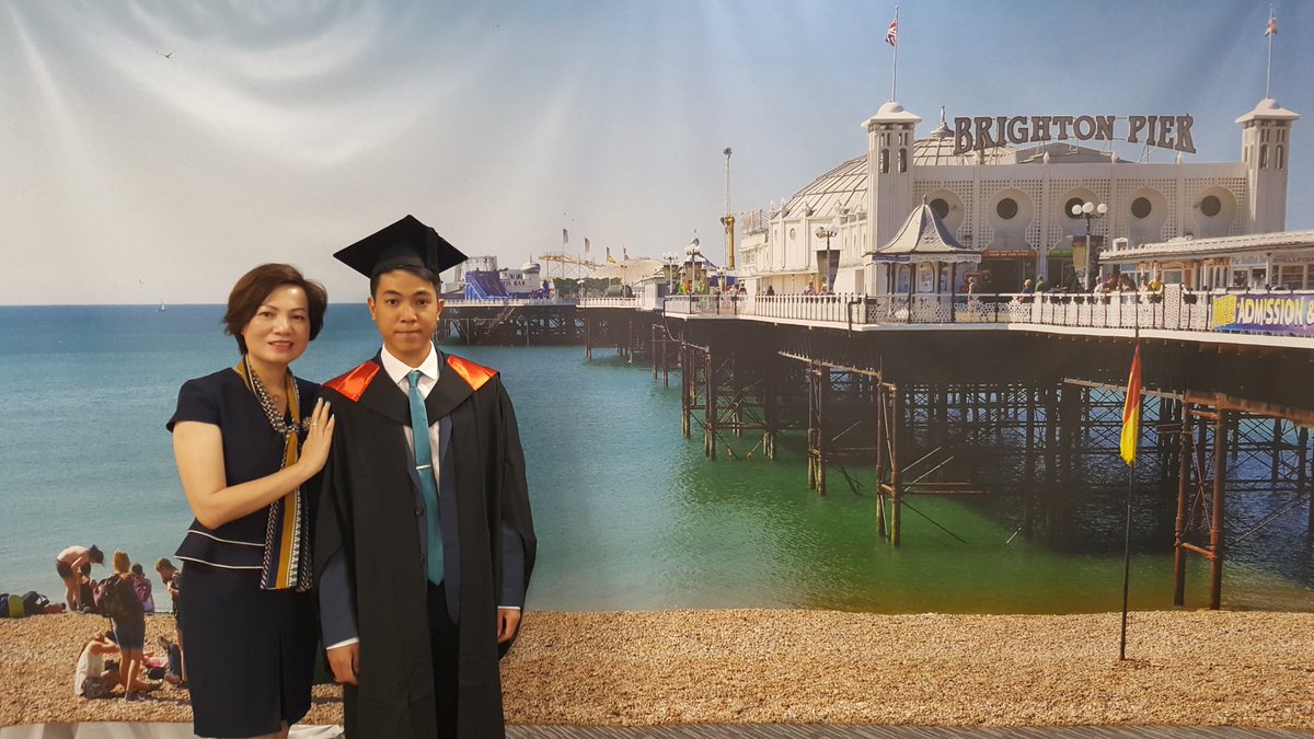 The second half of the lovely @BMEcSussex graduands and guests are here and equally raring to go! 😉😘☺️ You're all great! 🤗 #sussexgrad