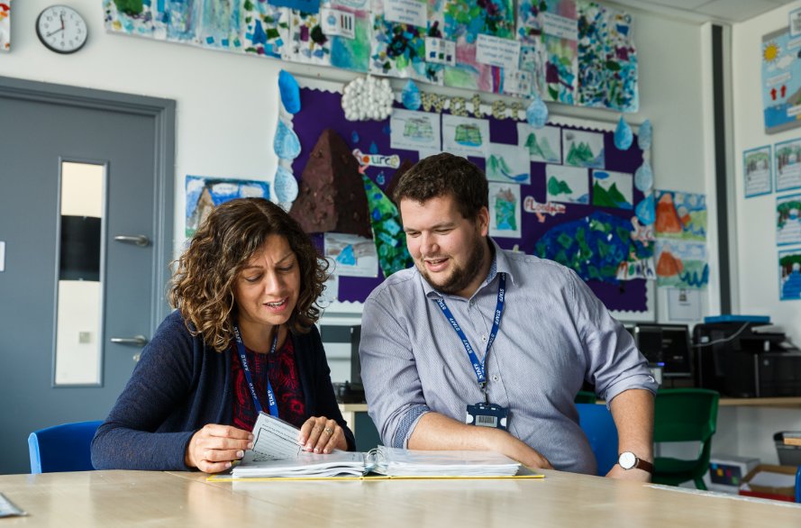 HFL_Education's tweet photo. Book now for #HfLPrimaryHeads seminar on 17 October in #Watford. Unmissable for primary heads &amp; senior leaders. https://t.co/UaZYeDtl0C https://t.co/k2zRoQmeke